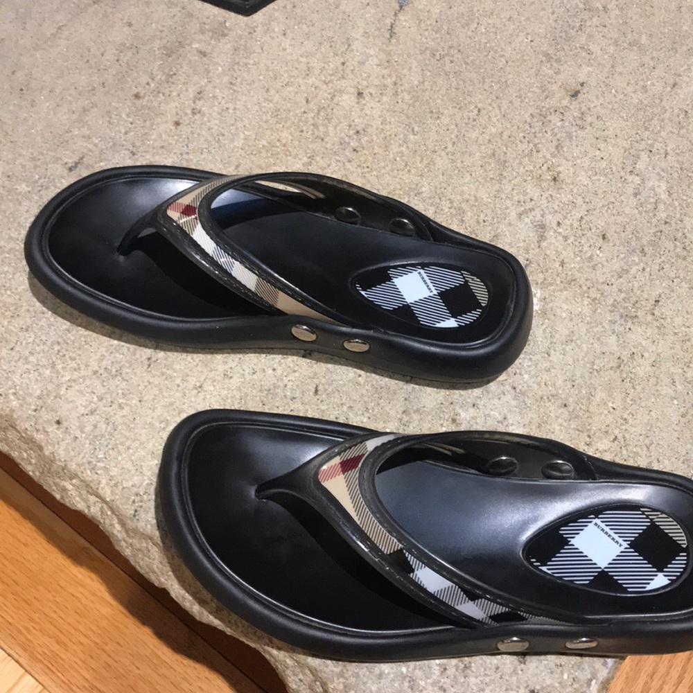 Sporty Burberry Check Plaid Thong Flip Flops 38